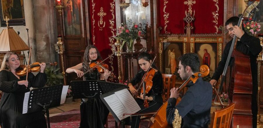 Paris: Classical Music Concert in Saint-Julien-le-Pauvre - The music set list: Vivaldi, Mozart, Händel, and Saint-Saëns