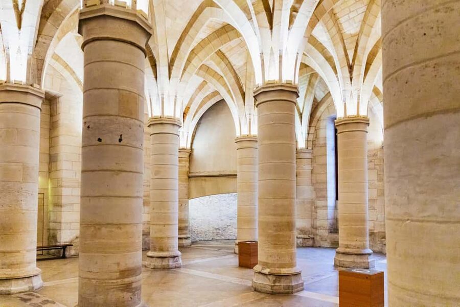 Paris: Conciergerie Ticket with Histopad - HistoPad 3D AR: Rebuilding Marie Antoinette’s Cell in Your Hands