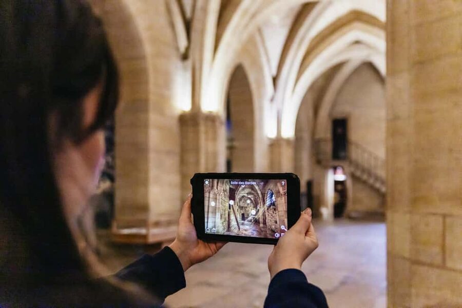 Paris: Conciergerie Ticket with Histopad - Best For Who: The Paris Traveler Who Likes Context and Pace