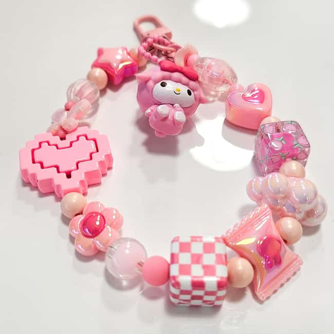 Paris: Create your phone strap, bag or keychain - Key highlights at a glance