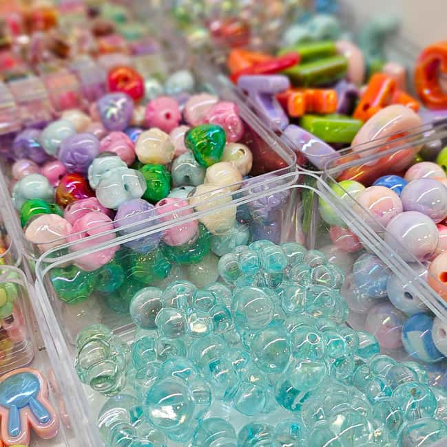 Paris: Create your phone strap, bag or keychain - Beads and figurines: where your personality actually shows up