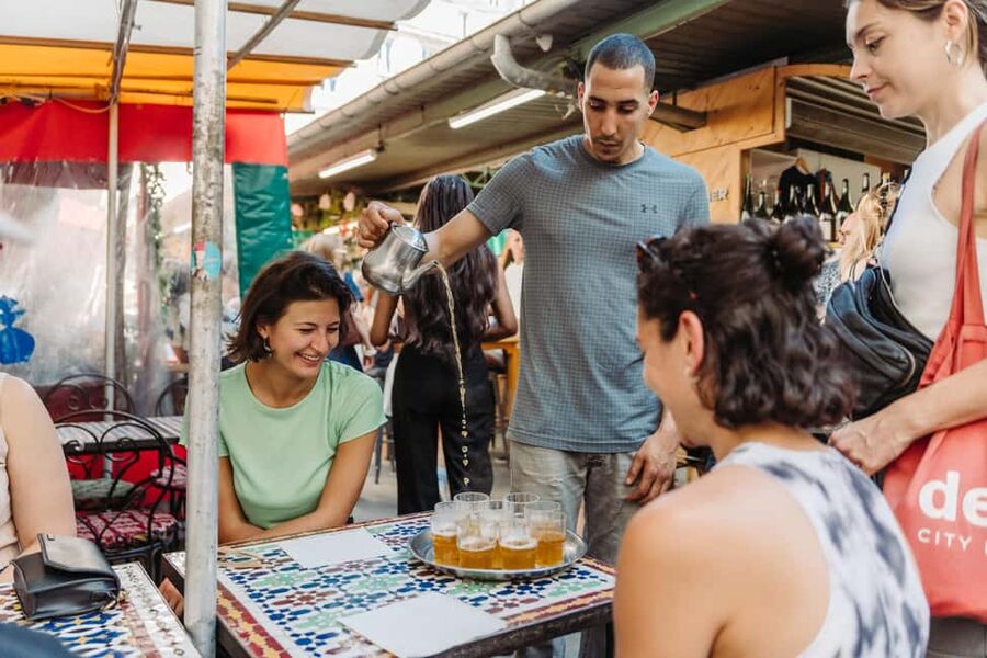 Paris Culinary Tour: 11 Tastings & 2 Wines in Le Marais - La Chablisienne Cave Saint-Paul: Natural Wine and Two Sips to Remember