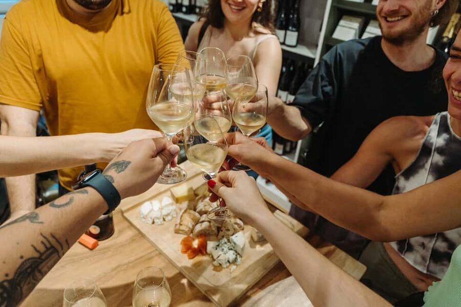 Paris Culinary Tour: 11 Tastings & 2 Wines in Le Marais - Le Marais by Foot: Why This Tour Works So Well