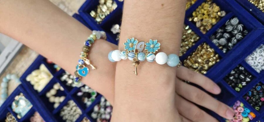 Paris: Custom Souvenir Bracelet Workshop - Meeting Boutique My Nice Bracelet, Then Getting Creative