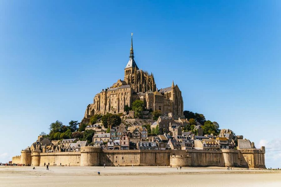 Paris: D-Day Landmarks and Mont Saint-Michel Guided Tour - From Paris to D-Day Landmarks, what this tour gets right
