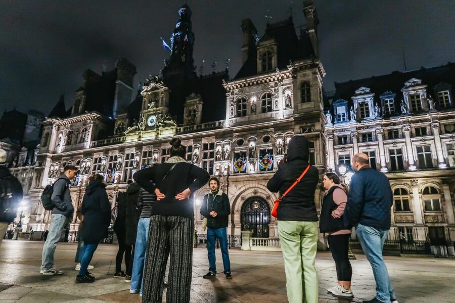 Paris: Dark History and Ghostly Guided Walking Tour - Pont Neuf to the Conciergerie: how the guide makes streets feel like chapters