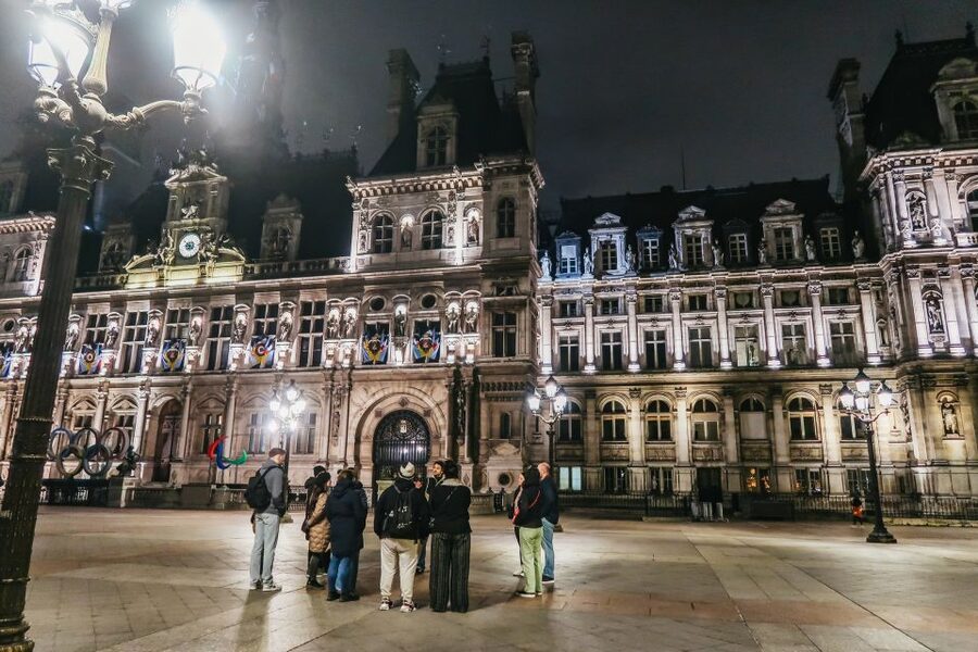 Paris: Dark History and Ghostly Guided Walking Tour - Finishing with a vampire story back near your meeting area