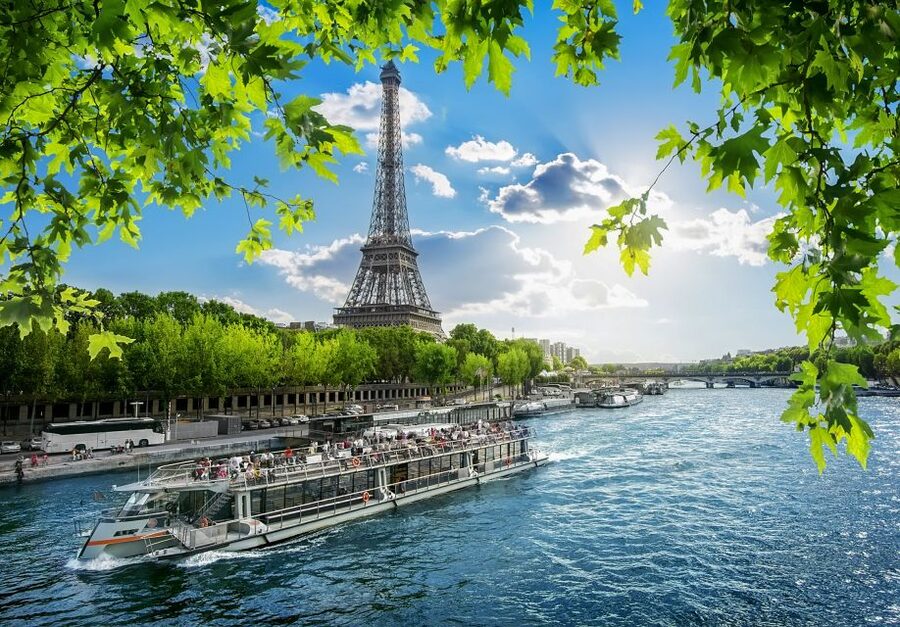 Paris: Day or Sunset Cruise with Drink, Ice Cream or Dessert - What the 1-hour route actually feels like