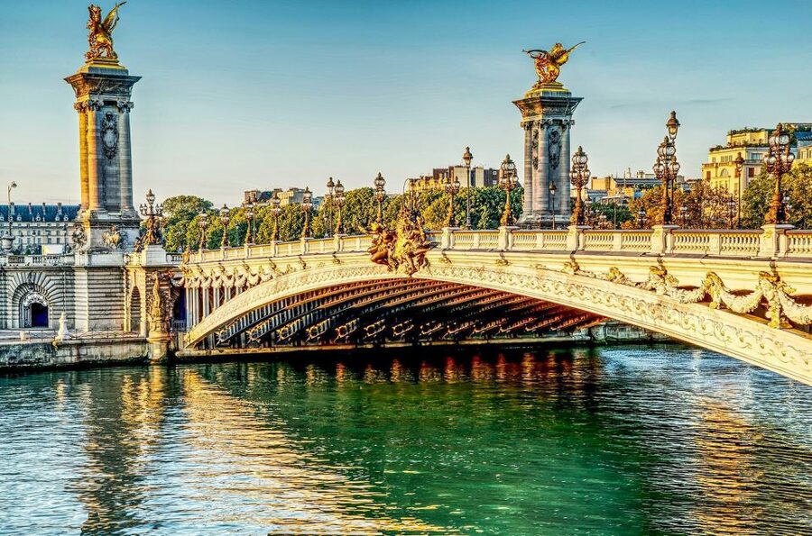 Paris: Day or Sunset Cruise with Drink, Ice Cream or Dessert - Stop-by-stop: what you’ll spot along the Seine