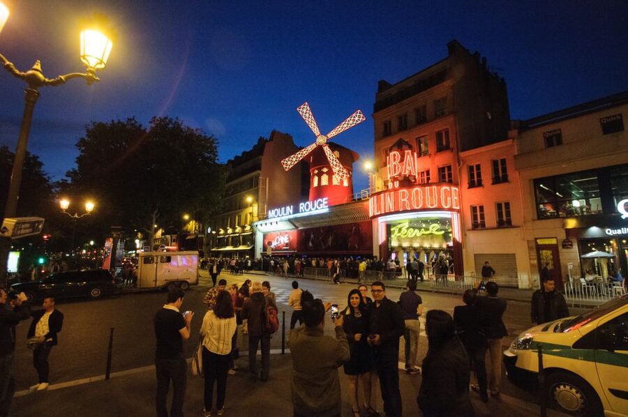 Paris: Dinner Show at the Moulin Rouge - Seating, Crowds, and Getting the View You Want