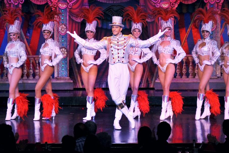 Paris: Dinner Show at the Moulin Rouge - What to Wear and What to Leave at Home