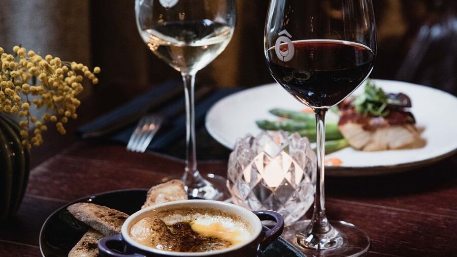 Paris: Dinner with Customized Wine Selection - The pre-dinner sommelier chat that drives everything