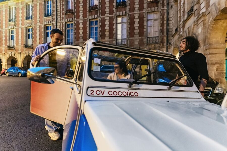 Paris: Discover Paris by Night in a Vintage Car with a Local - The Eiffel Tower at night: timing, sparkle, and photo stops