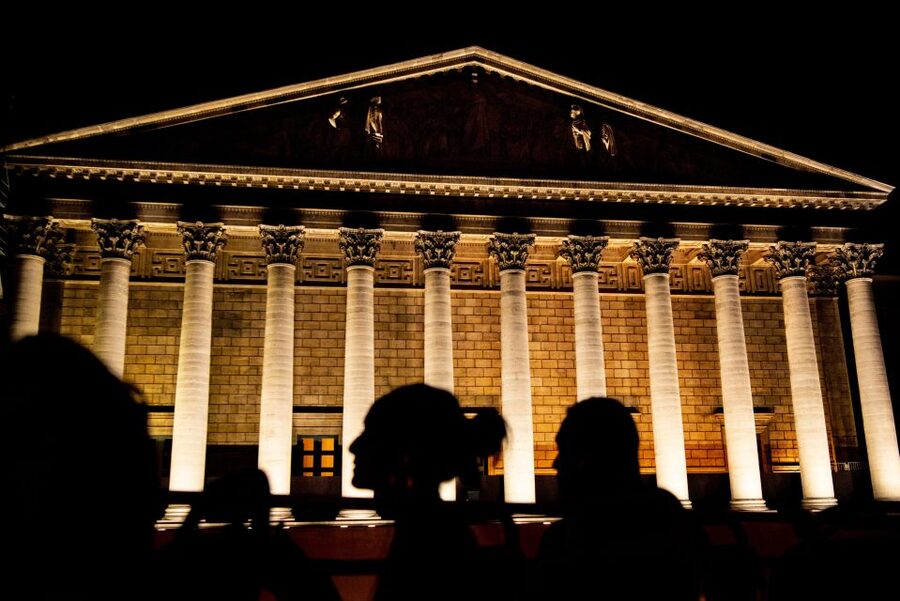 Paris: Discovery Hop-On Hop-Off and Paris by Night Tour - Audio guides in 10 languages, plus the kid track