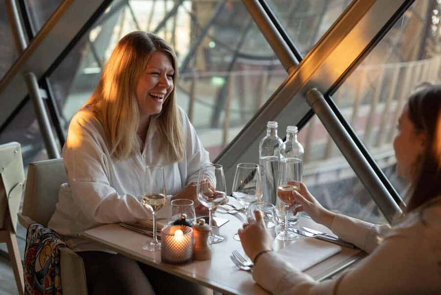 Paris: Early Dinner at Madame Brasserie in the Eiffel Tower - Drinks included: how the package actually changes the value