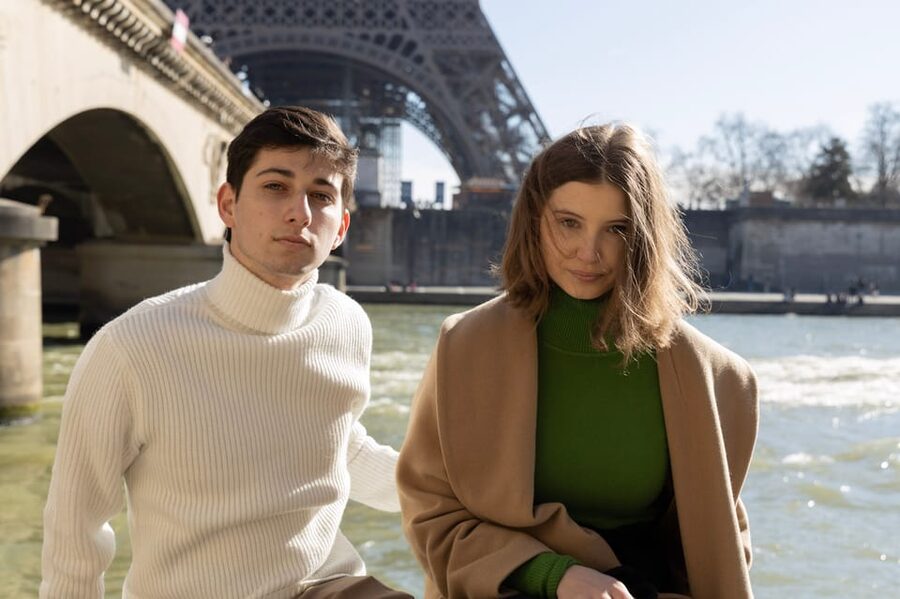 Paris: Eiffel Area Private Photoshoot - What you get after the shoot: 200+ lightly edited high-res JPEGs