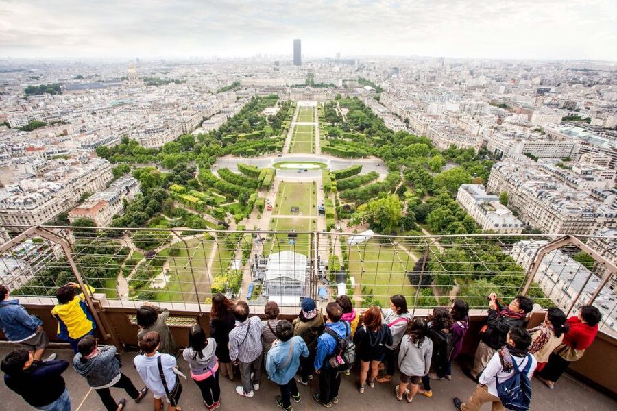 Paris: Eiffel Tower Access by Elevator & Seine River Cruise - Timing and crowds: how to plan for the day without losing your mood