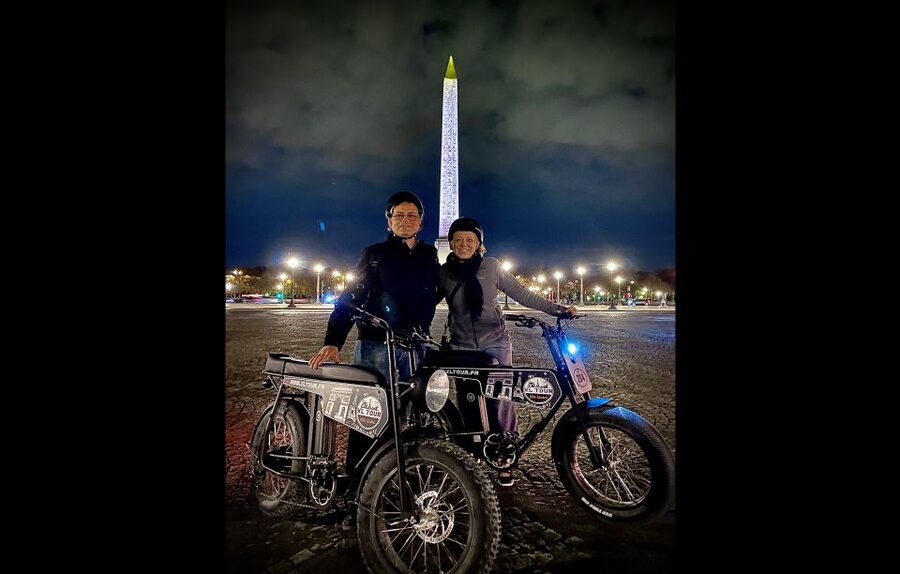 Paris: Eiffel Tower and Notre Dame Night Tour by E-Bike - Getting Oriented Fast: The Louvre and Tuileries as a Night Primer