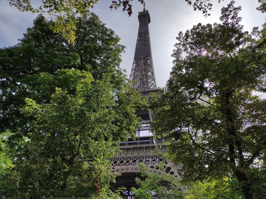 Paris: Eiffel Tower Entry Ticket with Optional Summit Access - What Happens After You Arrive: From Host Intro to Free-Time Views