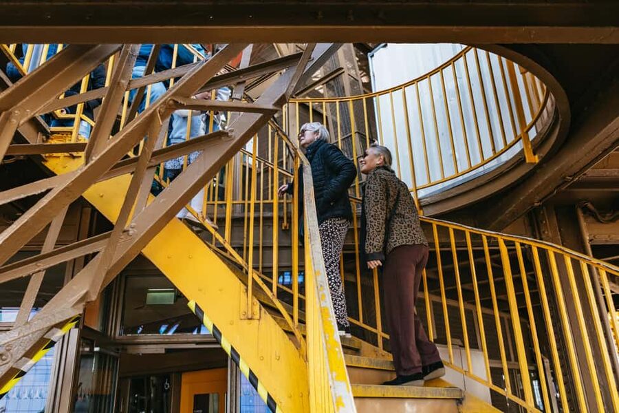 Paris: Eiffel Tower Fully Guided Tour with Summit Option - Who Should Book This Eiffel Tower Tour With Summit Option