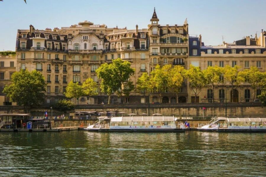 Paris: Eiffel Tower, Hop-On Hop-Off Bus, Seine River Cruise - How the audio works, and how to avoid wasting time