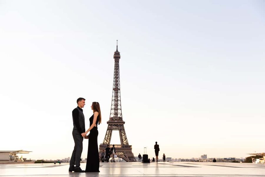 Paris: Eiffel Tower Photoshoot - Quick Practical Tips Before You Go