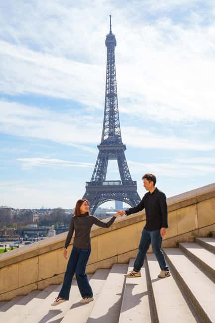 Paris: Eiffel Tower Photoshoot with a Professional - Weather and timing: rain happens, so come prepared
