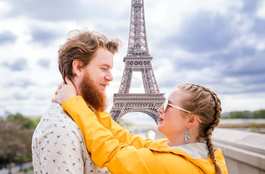 Paris: Eiffel Tower Premium Photoshoot - Should You Book the Eiffel Tower Premium Photoshoot?