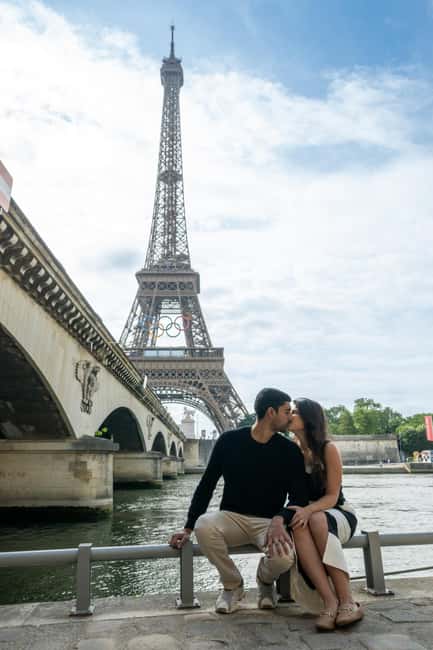 Paris: Eiffel Tower Private Professional Photoshoot - Practical tips before you go: outfits, poses, and quick prep
