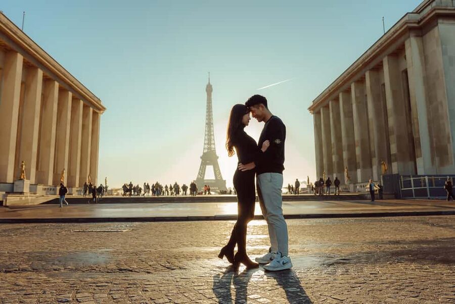 Paris: Eiffel Tower Street Photoshoot - The Eiffel Tower photo stop: why 30 minutes can be plenty