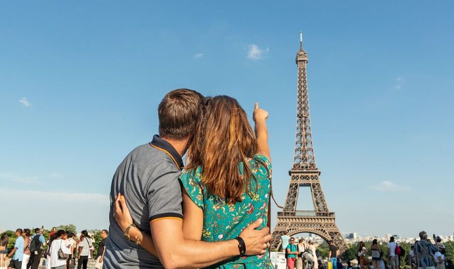 Paris: Eiffel Tower Tickets and City Bus Tour - Unlimited time up top: how to pace your photos and avoid the stress spiral