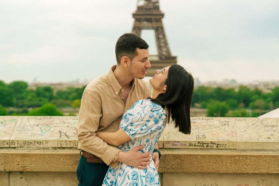 Paris: Eiffel Tower Vintage Photoshoot - Key highlights before you book