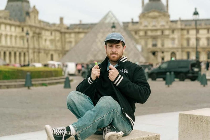 Paris: Eiffel Tower Vintage Photoshoot - Who this is best for (and who should choose another option)