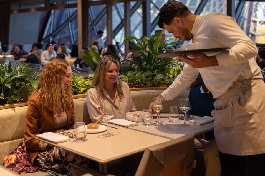 Paris: Elegant Dinner with Drinks in the Eiffel Tower - Key things to know before you go