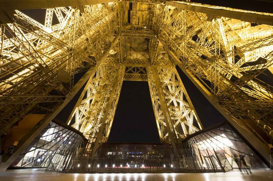 Paris: Elegant Dinner with Drinks in the Eiffel Tower - FAQ