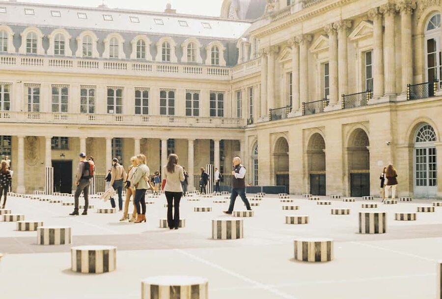 Paris: Emily Filming Locations Walking Tour - A 2-Hour Walk Built Around Emily in Paris Filming Stops