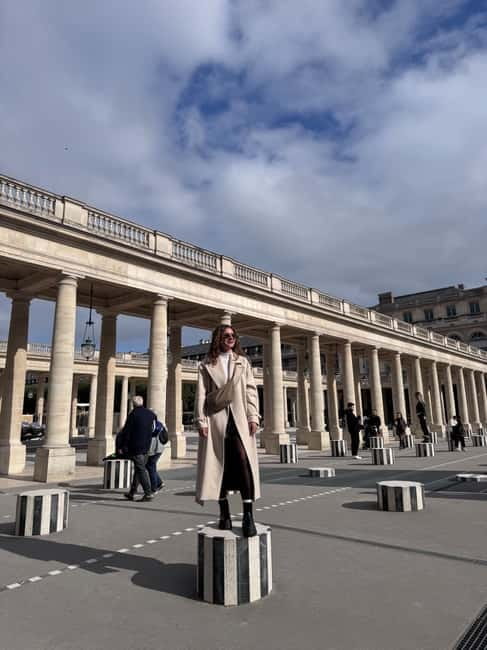 Paris: Emily inspired walking tour - Right by the Louvre Museum, then a park with show magic