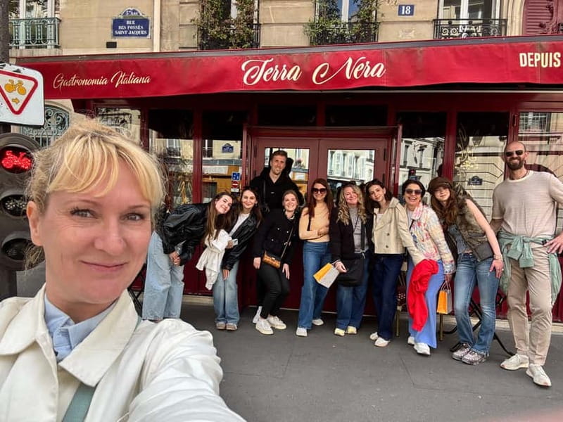 Paris: Emily inspired walking tour - Le Kiosque des noctambules and the 1st arrondissement photo stops