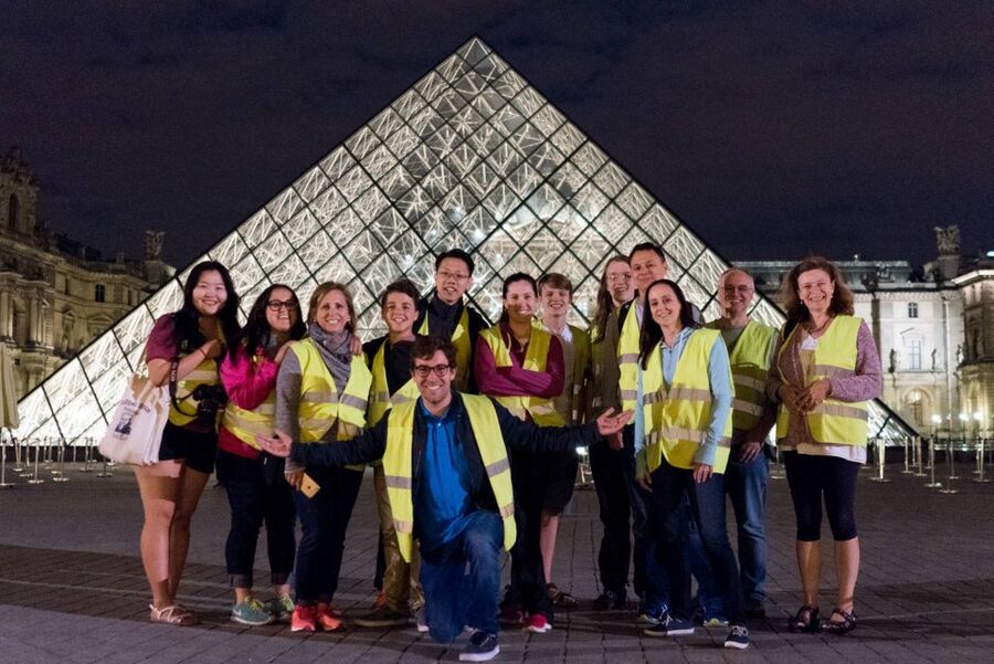 Paris: Evening Bike and Boat Tour - Why Paris glows best from a bike and a Seine boat