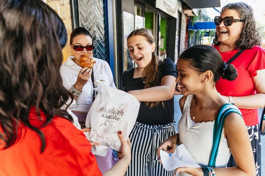 Paris: Explore Montmartre’s Hidden Gems - Moulin Rouge, La Maison Rose, and the Wall of Love without stress