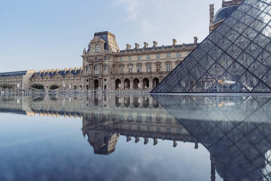 Paris: Explore the City of Light on a Magical Walking Tour - Notre Dame de Paris: Gothic beauty plus the political story behind it