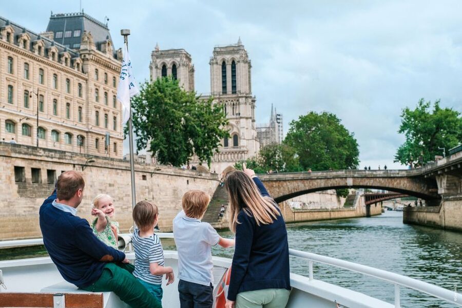 Paris: Family-Friendly River Seine Guided Cruise - A 100% electric Seine cruise that feels calmer for families