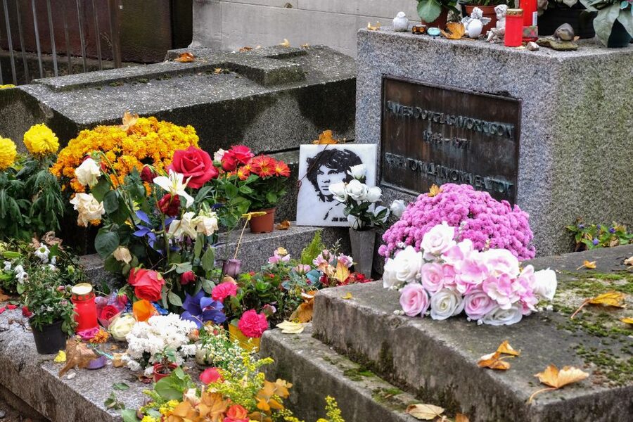 Paris: Famous Graves of Pere Lachaise Cemetery Guided Tour - Picking the right vibe: guides, pacing, and what to ask yourself