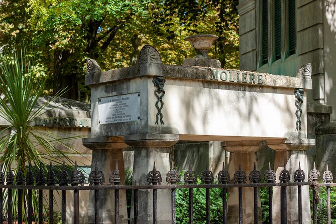 Paris: Famous Graves of Pere Lachaise Cemetery Guided Tour - Oscar Wilde’s tomb: the detail everyone remembers for a reason