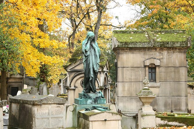 Paris: Famous Graves of Pere Lachaise Cemetery Guided Tour - Jim Morrison and the graffiti truth about modern fame