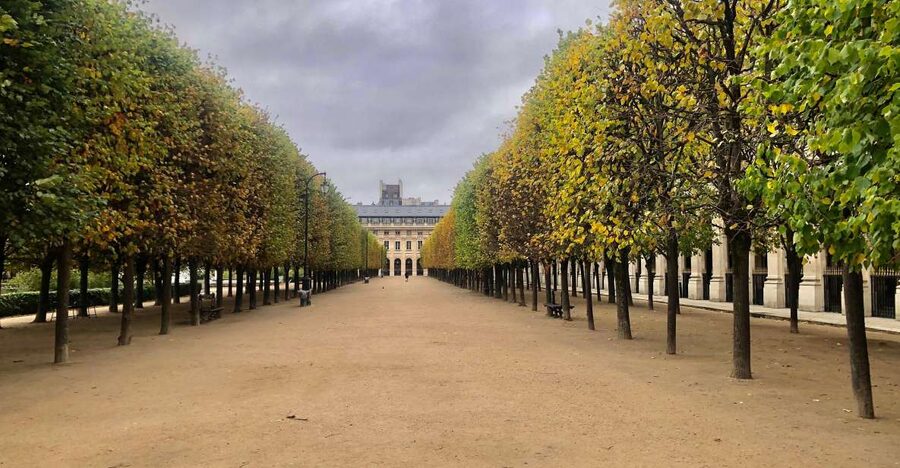 Paris: Fashion History Walking Tour in the Heart of Paris - Meeting at La Comédie-Française, then walking into haute couture mode