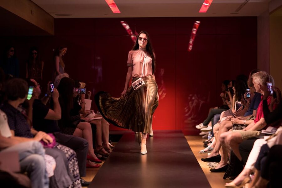 Paris: Fashion Show at Galeries Lafayette Haussmann - Galeries Lafayette Haussmann: why the venue does half the work