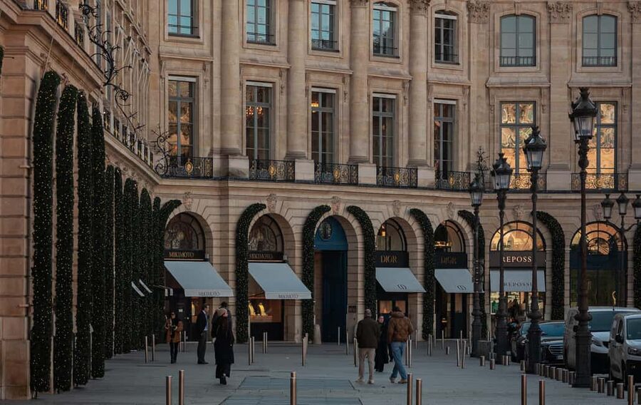 Paris: Fashion Week Haute Couture Walking Tour - Key highlights you will feel right away
