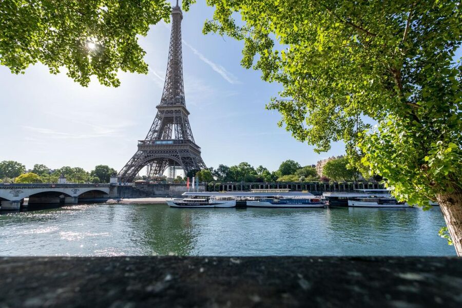 Paris: Fast-Access Seine River Cruise from Eiffel Tower - Who this Seine cruise is best for