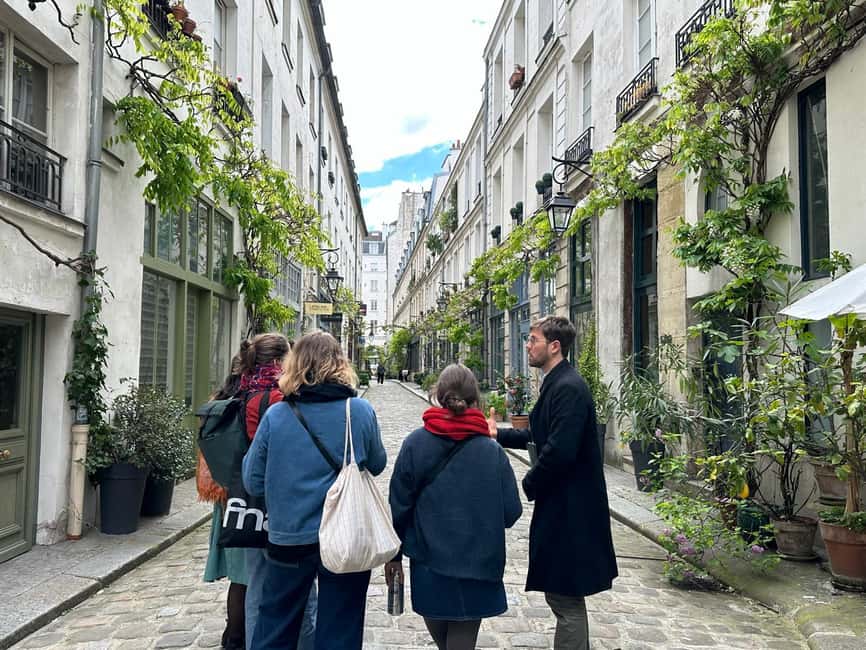 Paris: French Revolution Tour Relive the 14th July 1789 - Robin the historian, and why the tour feels interactive